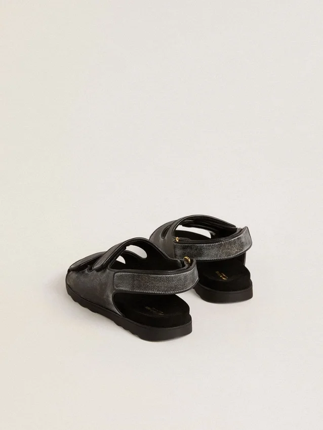 Sandalias Noa Junior en piel negra desgastada