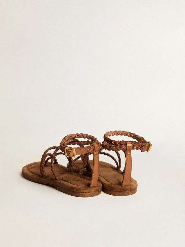 Sandalias planas Penelope para mujer en piel color tabaco con suela de ante