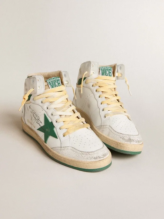 Sky-Star en piel blanca con estrella de piel verde