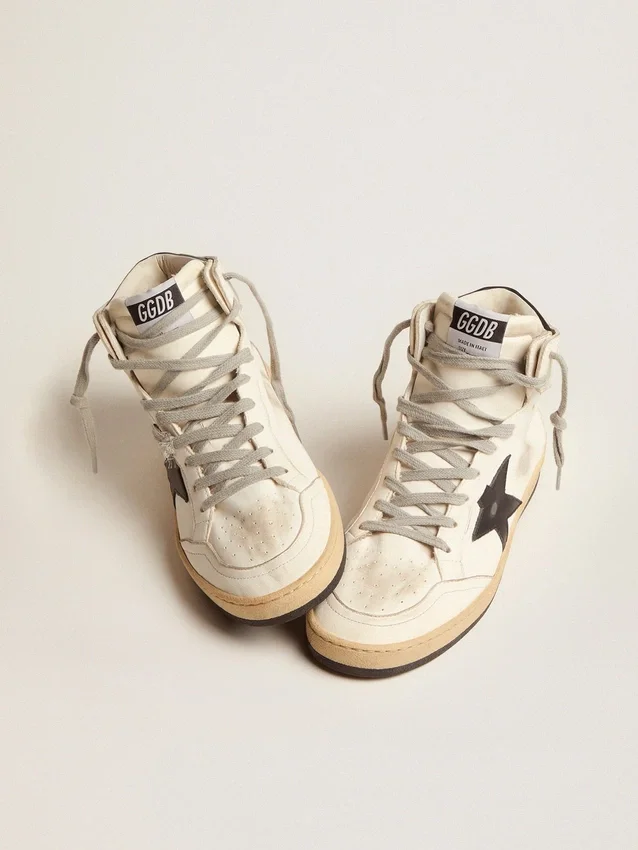 Sky-Star en piel blanca con estrella de piel negra