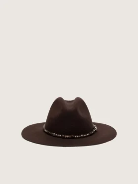 Sombrero marrón café con correa de cuero con tachuelas