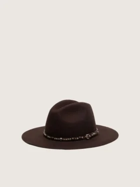 Sombrero marrón café con correa de cuero con tachuelas