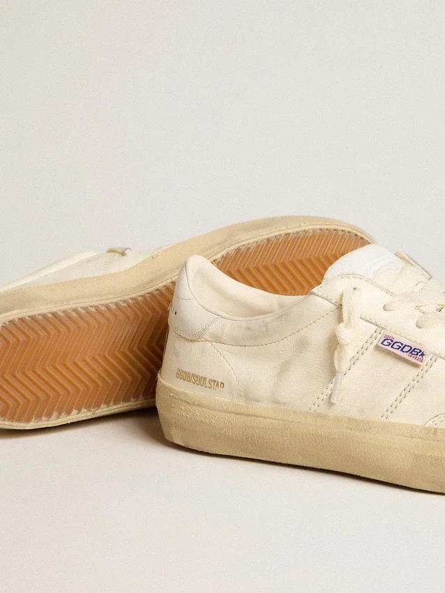 Soul Star en piel napa blanca con estrella de piel blanca