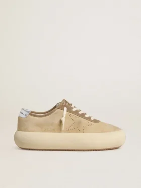 Space-Star para hombre en ante beige con estrella perforada y lengüeta metálica plateada en el talón