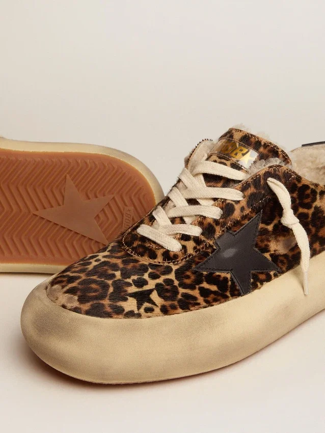 Zapatos Space-Star para mujer en piel de potro con estampado animal y forro de borreguillo