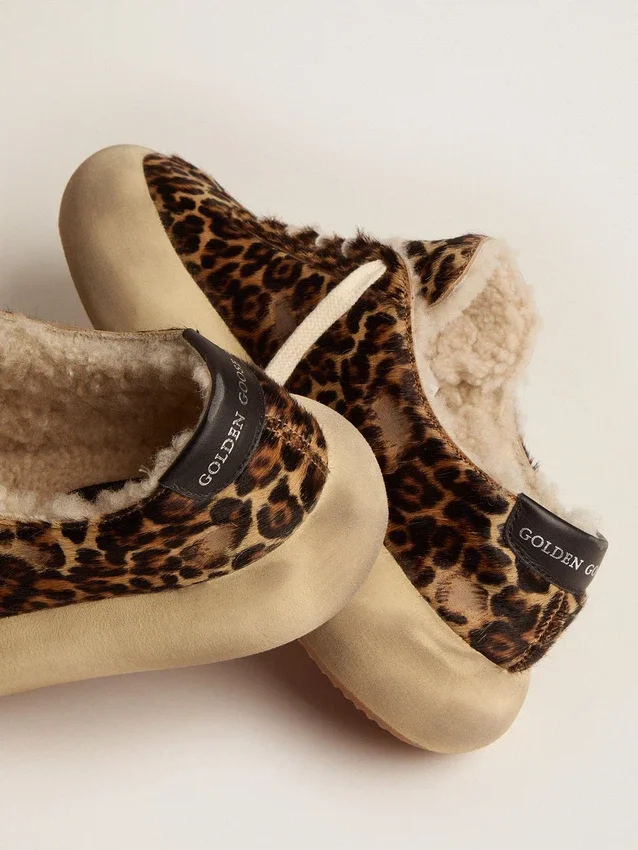 Zapatos Space-Star para mujer en piel de potro con estampado animal y forro de borreguillo