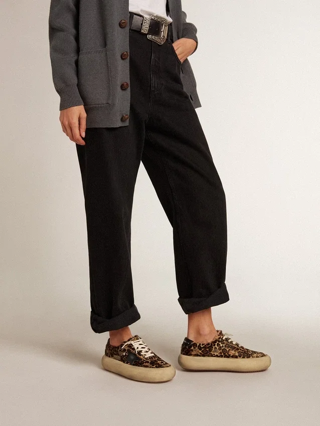 Space-Star para mujer en piel de potro con estampado de leopardo y estrella negra