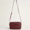 Star Bag de piel color vino con estrella tono sobre tono