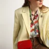 Star Bag Mini para mujer en piel pintada de rojo con estrella tono sobre tono