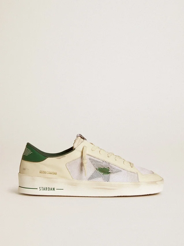Stardan en ante blanco y malla con estrella de cuero verde y lengüeta en el talón