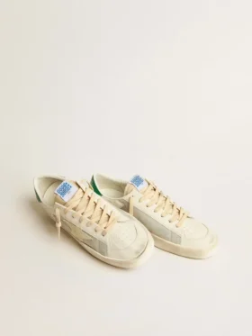Stardan en piel napa blanca con estrella de piel de color crema