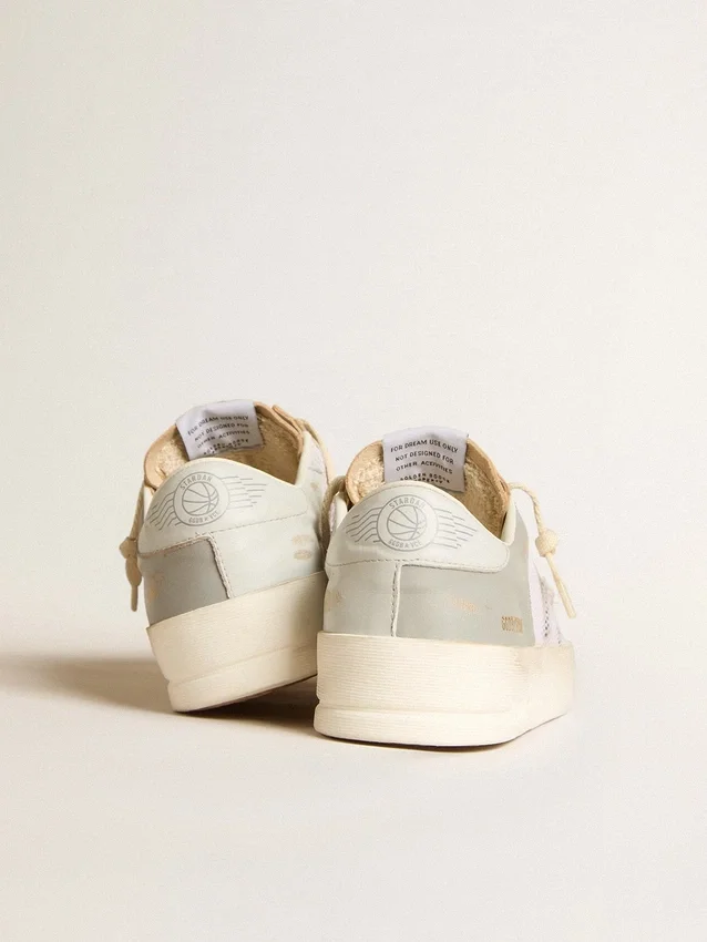 Stardan en piel napa gris y malla blanca con estrella de piel gris