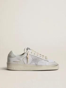 Stardan LTD en piel blanca con estrella y lengüeta en el talón de ante gris hielo