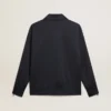 Sudadera azul oscuro con raya blanca y estrellas azules en contraste