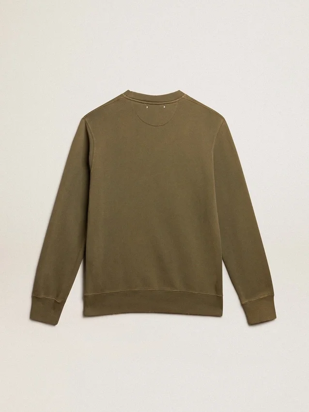 Sudadera de hombre en verde oliva con letras doradas