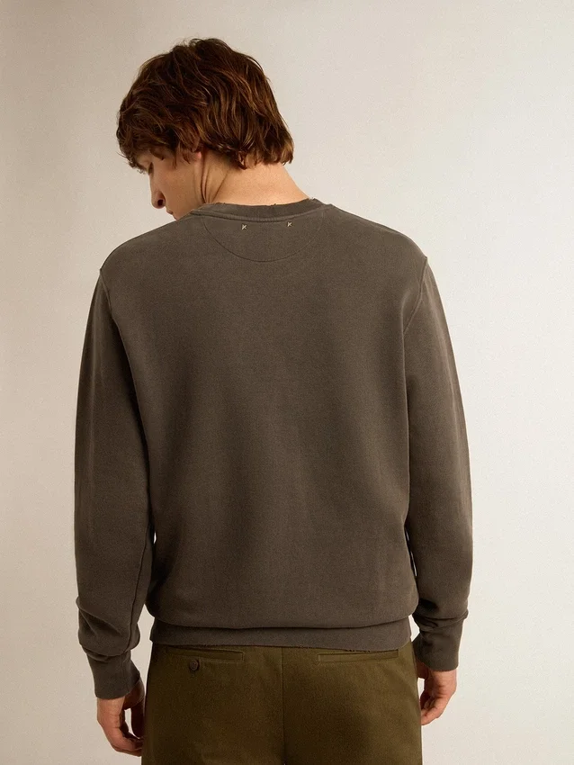 Sudadera gris de hombre con logotipo y acabado desgastado