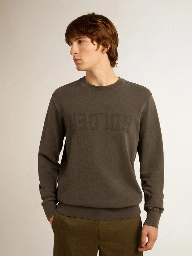 Sudadera gris de hombre con logotipo y acabado desgastado