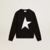 Sudadera negra para niños con una estrella gigante blanca en la parte delantera