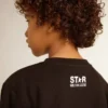 Sudadera negra para niños con una estrella gigante blanca en la parte delantera