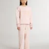 Sudadera rosa para niñas con letras rosas en la parte delantera