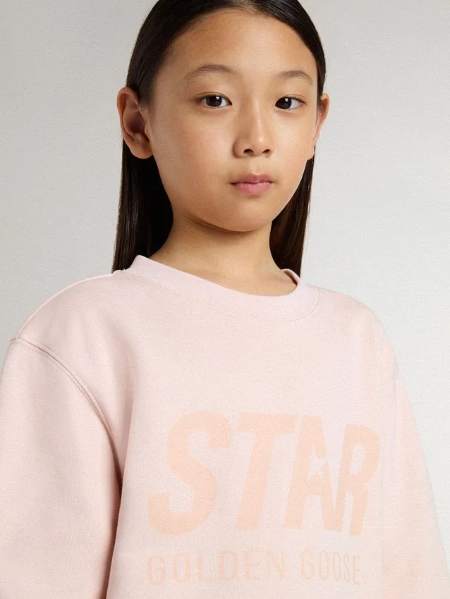 Sudadera rosa para niñas con letras rosas en la parte delantera