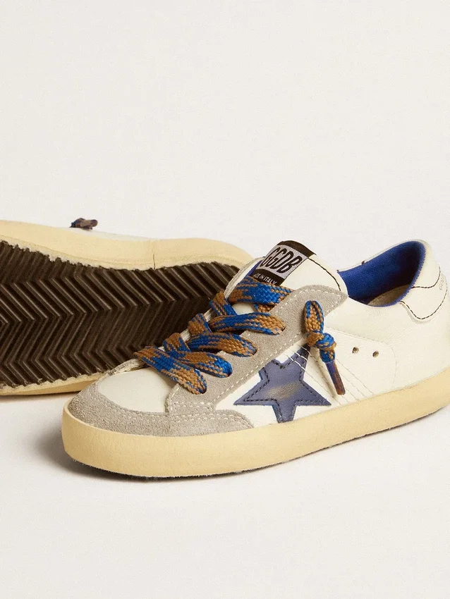 Super-Star Junior con estrella de cuero azul e inserciones de ante gris hielo