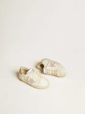 Super-Star Junior con estrella de cuero lila y lengüeta brillante en el talón