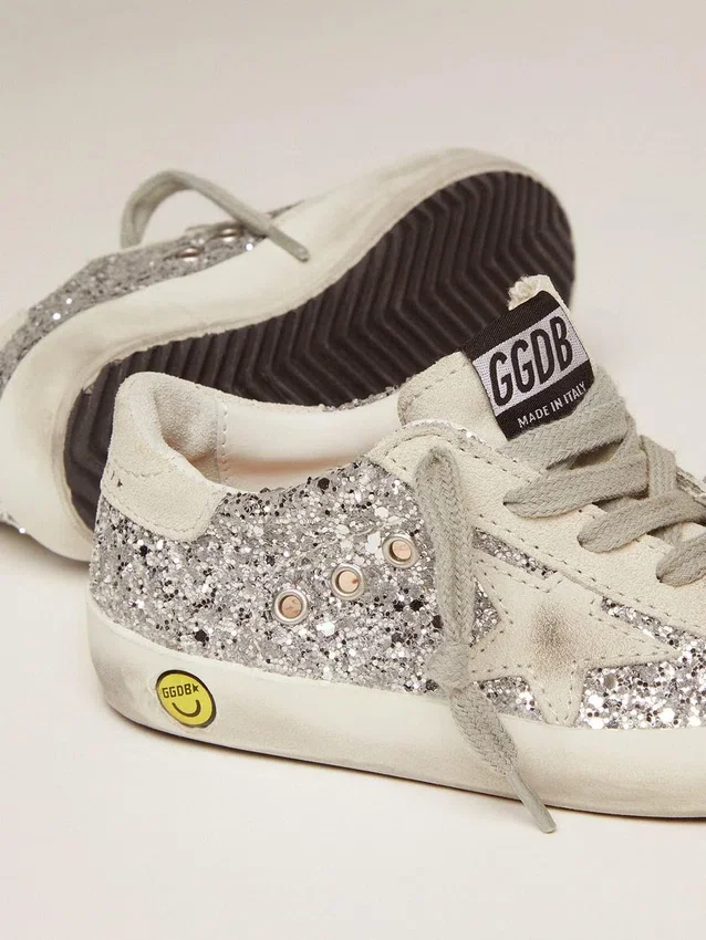 Super-Star Junior con purpurina plateada y detalles de ante