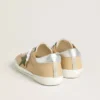 Super-Star LTD en piel beige con estrella de ante verde y lengüeta en el talón de piel con laminado plateado