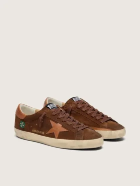Super-Star LTD para hombre en ante marrón con estrella de piel rojo ladrillo y bordado con abalorios verdes