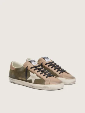 Super-Star LTD para hombre en ante verde oliva con estrella bordada en color crema