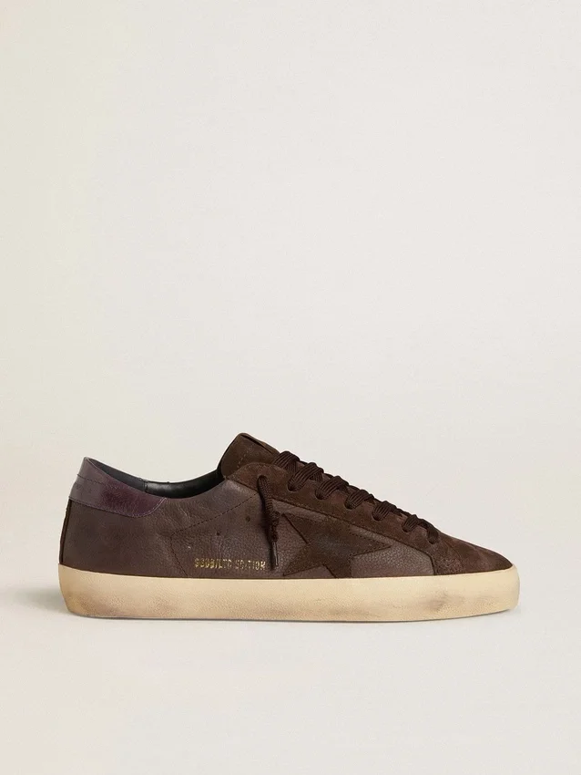 Super-Star LTD para hombre en nubuck marrón con estrella de ante y lengüeta del talón de piel morada