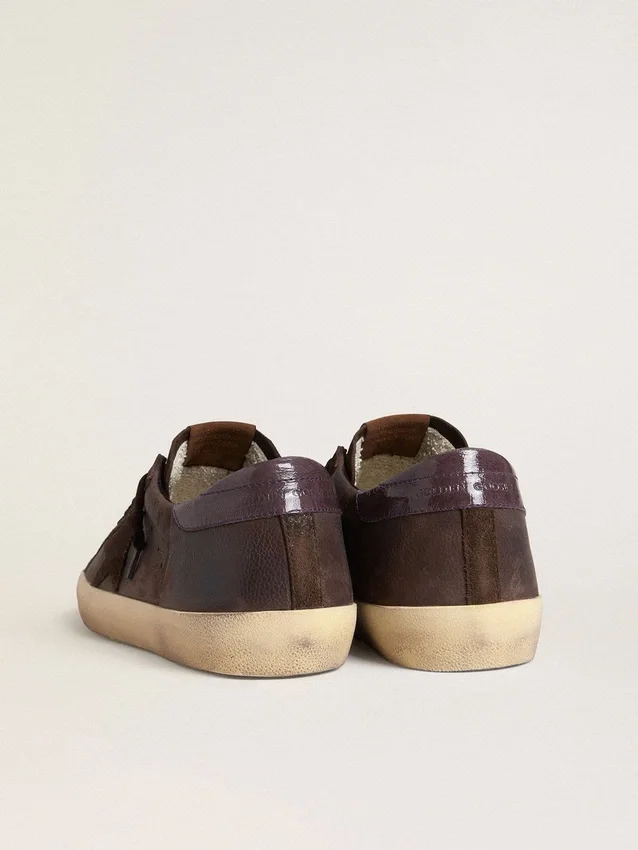 Super-Star LTD para hombre en nubuck marrón con estrella de ante y lengüeta del talón de piel morada
