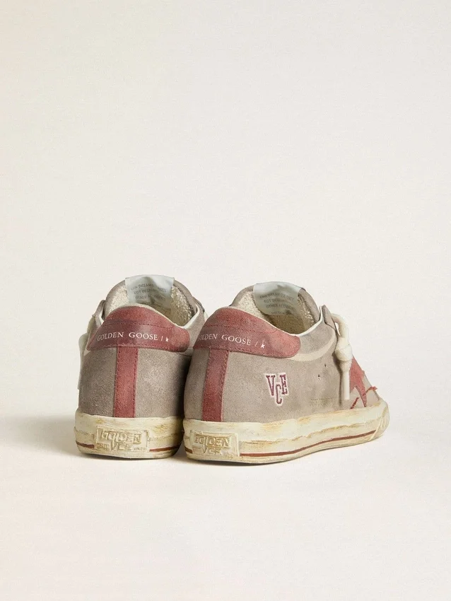 Super-Star LTD para mujer en ante gris con estrella y lengüeta del talón de ante encerado rojo