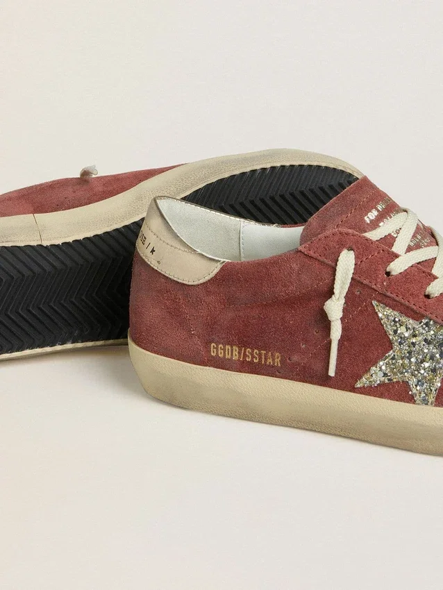 Super-Star LTD para mujer en ante rojo con estrella plateada brillante y lengüeta del talón de piel laminada