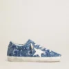 Super-Star LTD para mujer en denim azul claro con una estrella de piel blanca y flores bordadas