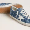 Super-Star LTD para mujer en denim azul claro con una estrella de piel blanca y flores bordadas