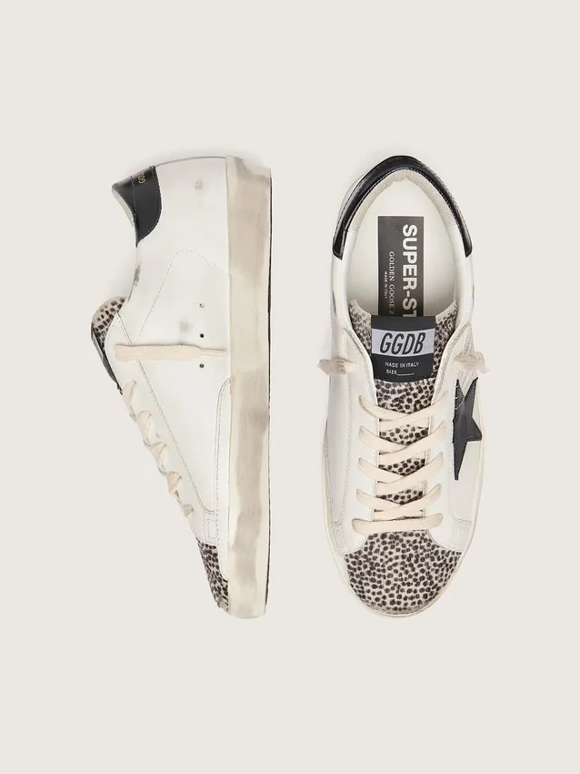 Super-Star LTD para mujer en piel blanca con estrella negra y detalles en piel de potro