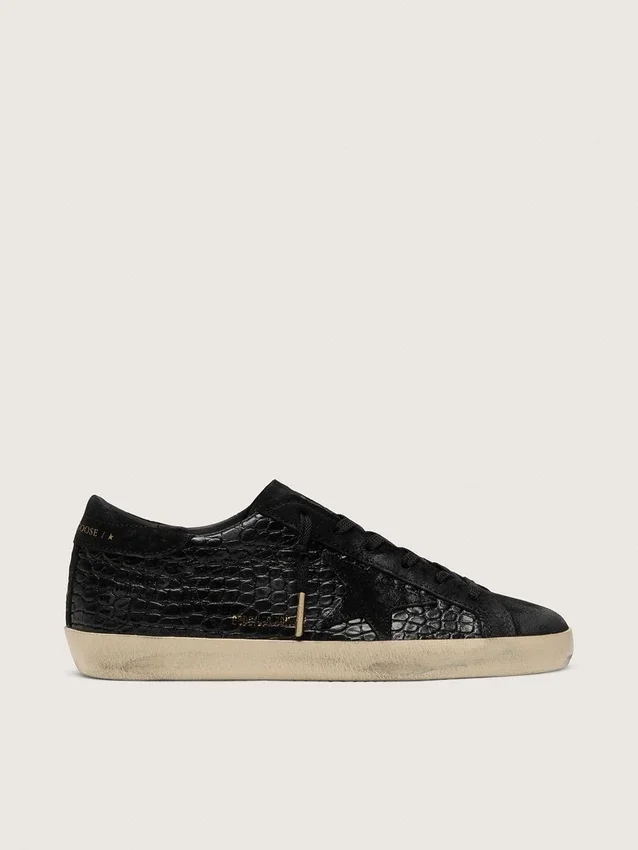 Super-Star LTD para mujer en piel negra con estampado de cocodrilo, estrella de ante negro y lengüeta del talón