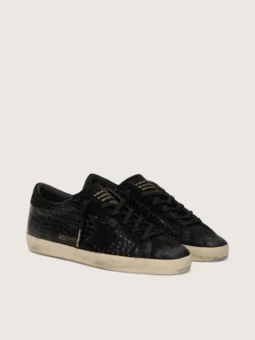 Super-Star LTD para mujer en piel negra con estampado de cocodrilo, estrella de ante negro y lengüeta del talón