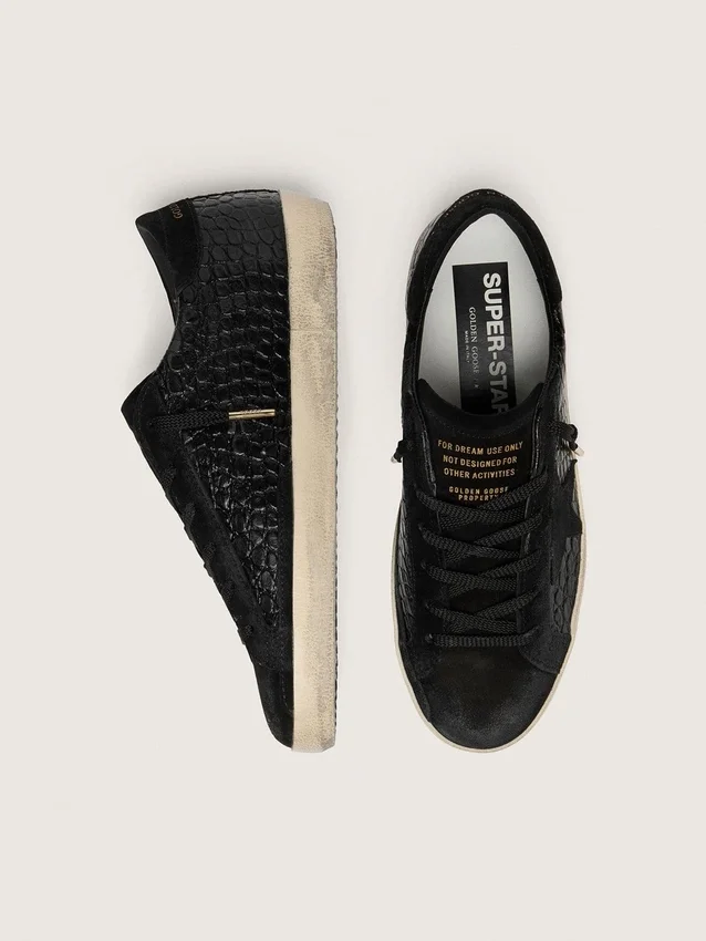 Super-Star LTD para mujer en piel negra con estampado de cocodrilo, estrella de ante negro y lengüeta del talón