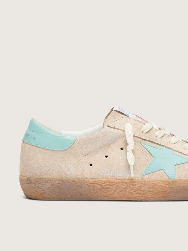 Super-Star para hombre en ante beige con estrella verde aguamarina