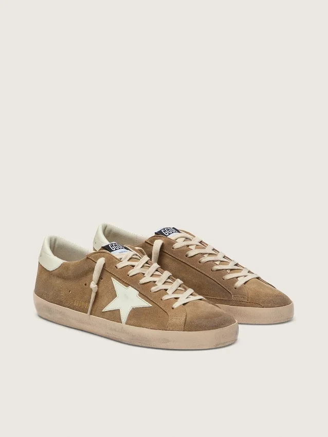 Super-Star para hombre en ante color tabaco con estrella de piel blanca