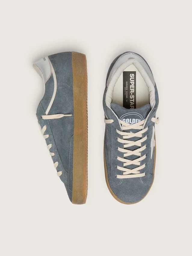 Super-Star para hombre en ante gris con estrella de piel blanca y lengüeta trasera de piel plateada