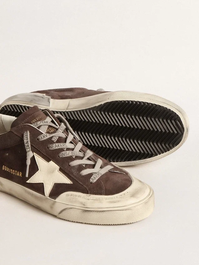 Super-Star para hombre en ante gris con estrella y lengüeta del talón de napa cruda