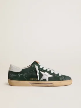 Super-Star para hombre en ante verde con estrella de piel metalizada plateada y lengüeta de piel en el talón