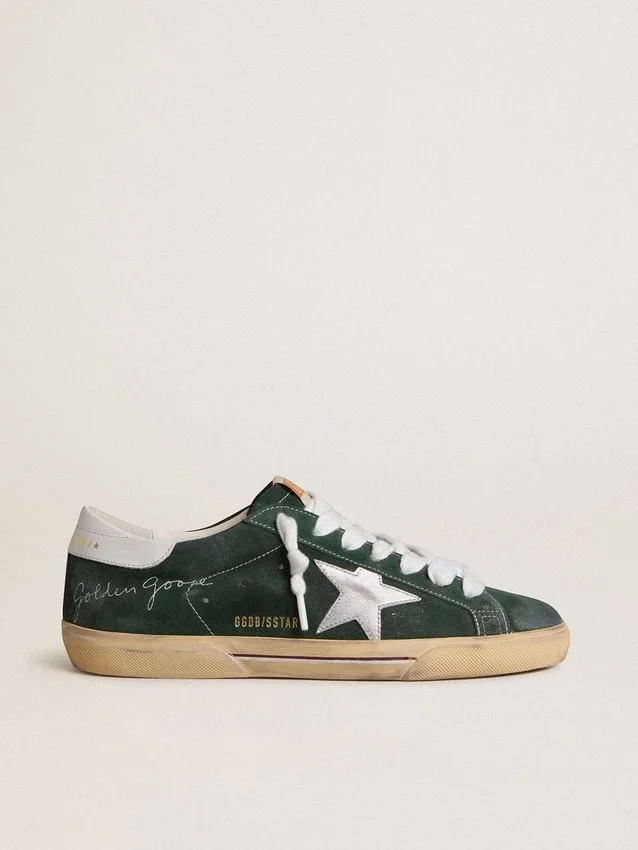 Super-Star para hombre en ante verde con estrella de piel metalizada plateada y lengüeta de piel en el talón