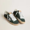 Super-Star para hombre en ante verde con estrella de piel metalizada plateada y lengüeta de piel en el talón