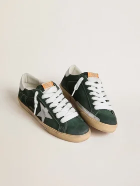 Super-Star para hombre en ante verde con estrella de piel metalizada plateada y lengüeta de piel en el talón