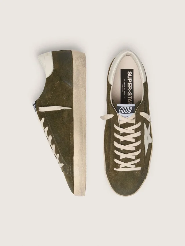Super-Star para hombre en ante verde oliva con estrella de piel blanca